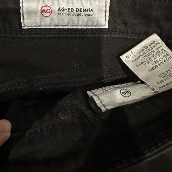 Adriano Goldschmied black distressed skinny ankle Jean. Great brand!  Size 31. - Picture 6 of 8